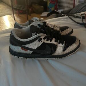 Nike sb dunks tightbooth size 8.5 men’s